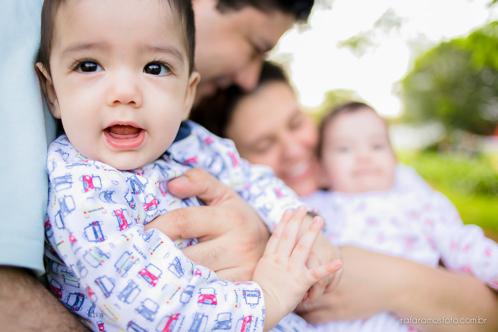 Acompanhamento infantil gêmeos, ensaio de bebes gêmeos no parque ensaio de familia no parque acompanhemento infantil bebe 6 meses 00007