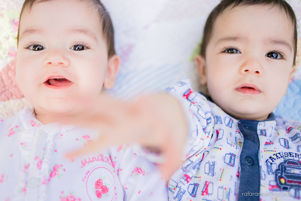 Acompanhamento infantil gêmeos, ensaio de bebes gêmeos no parque ensaio de familia no parque acompanhemento infantil bebe 6 meses 00009