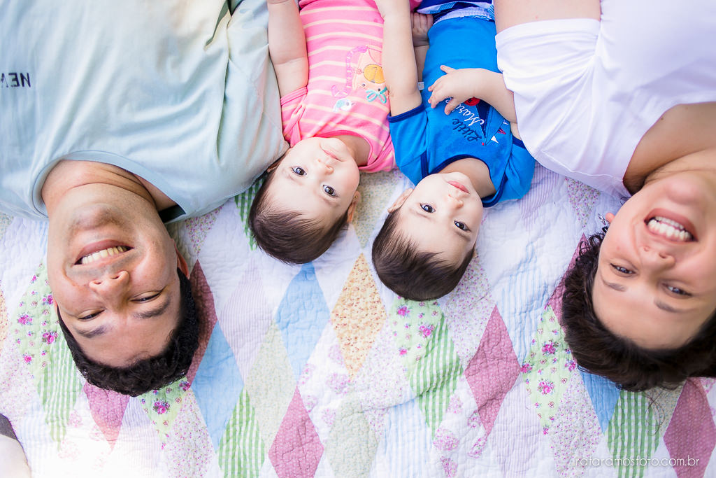 Acompanhamento infantil gêmeos, ensaio de bebes gêmeos no parque ensaio de familia no parque acompanhemento infantil bebe 6 meses 00023