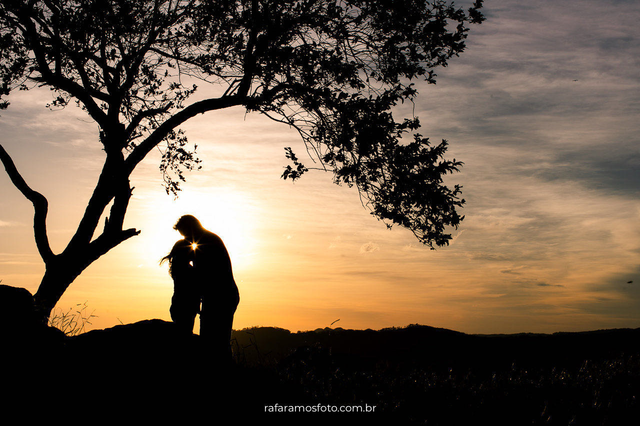 ensaio noivos no por do sol