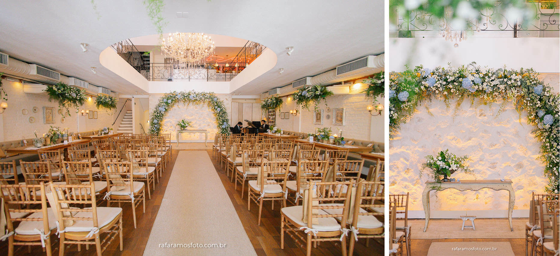 Decoração detalhada de casamento com flores em azul, branco e verde e velas em mesa de madeira 