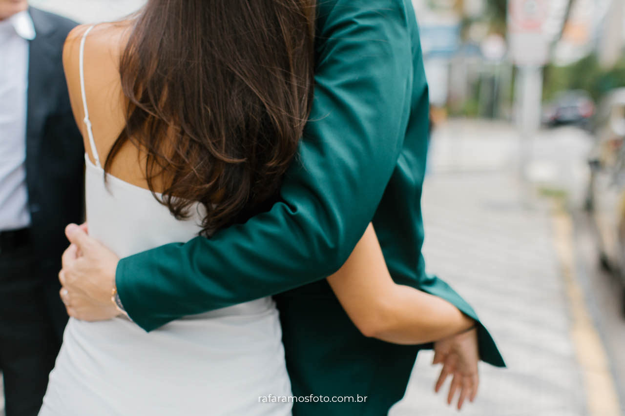 Casamento civil no Cartório de Perdizes em São Paulo, noivos trocando votos, Fotógrafo de casamento em SP registra a emoção do casamento