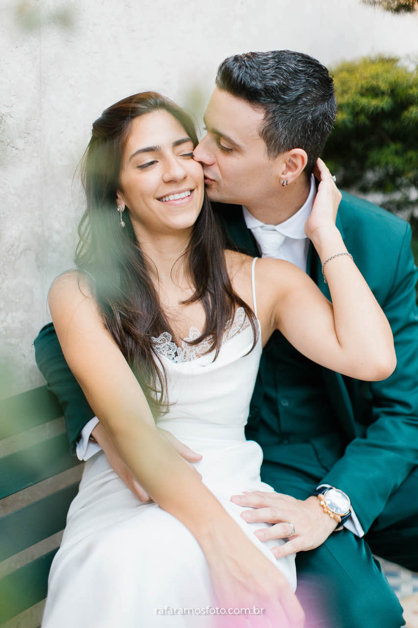 Casamento civil no Cartório de Perdizes em São Paulo, noivos trocando votos, Fotógrafo de casamento em SP registra a emoção do casamento