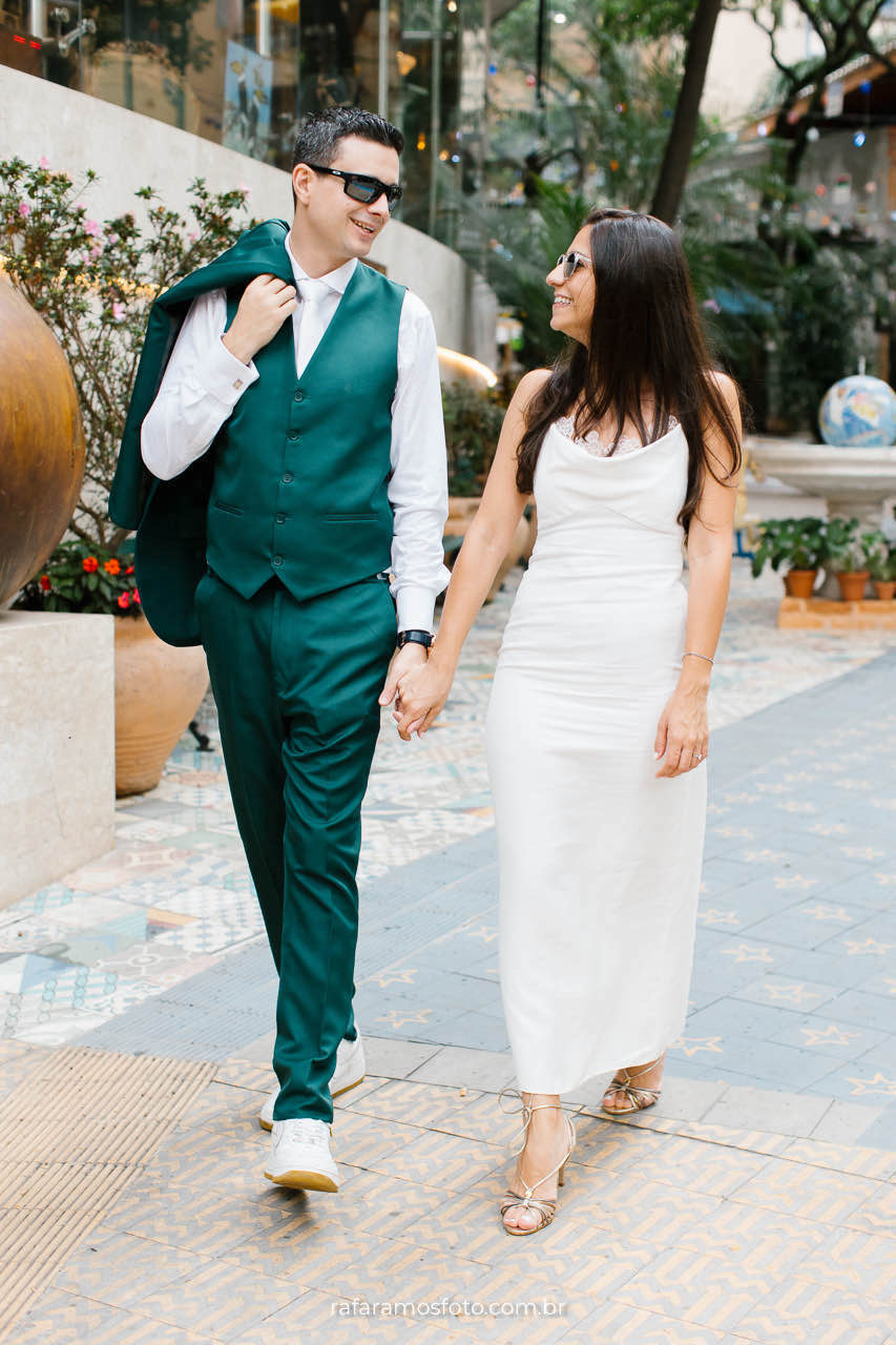 Casamento civil no Cartório de Perdizes em São Paulo, noivos trocando votos, Fotógrafo de casamento em SP registra a emoção do casamento