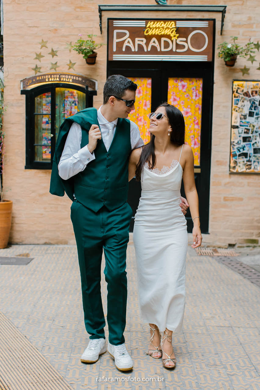 Casamento civil no Cartório de Perdizes em São Paulo, noivos trocando votos, Fotógrafo de casamento em SP registra a emoção do casamento