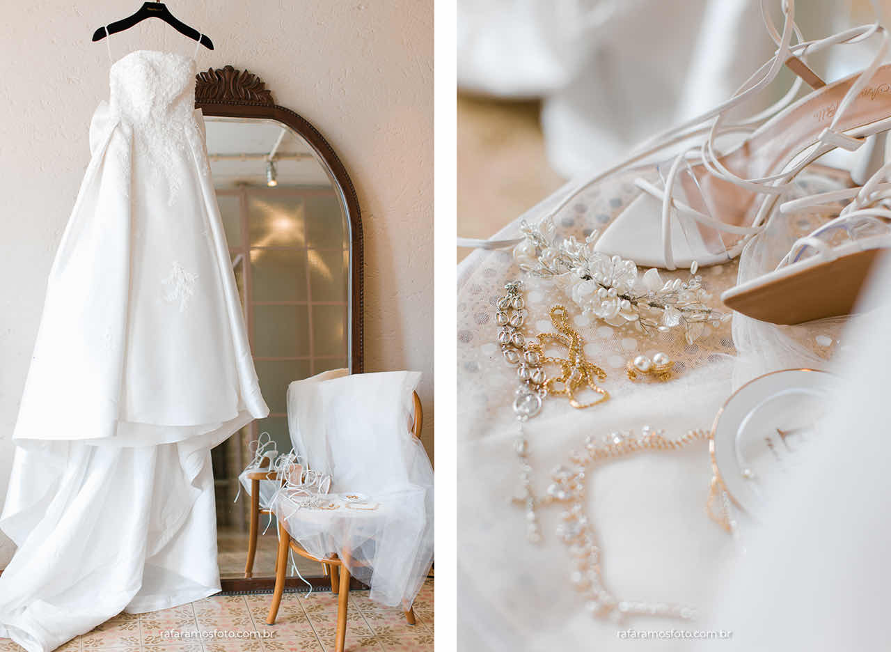 Vestido de noiva minimalista off-white com detalhe nas costas e renda bordada com paetês