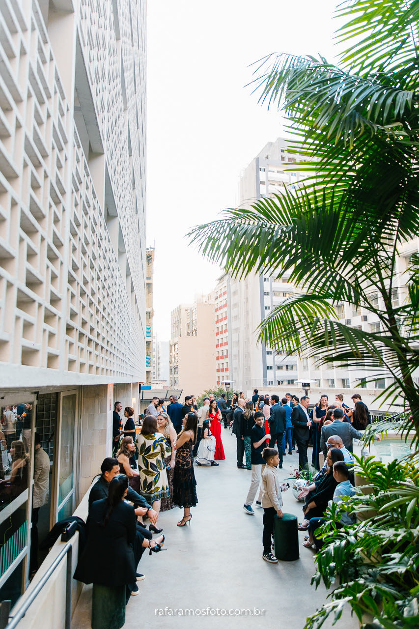 Cerimônia de casamento no Parador Renata fotografia em estilo fashion wedding