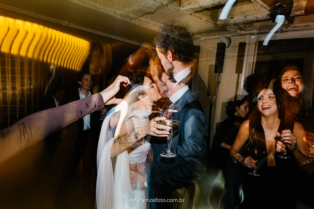 Cerimônia de casamento no Parador Renata fotografia em estilo fashion wedding