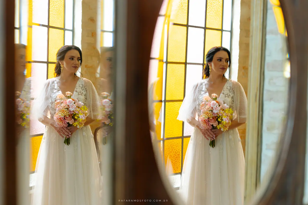 Detalhe do vestido da noiva usado em casamento intimista em São Paulo