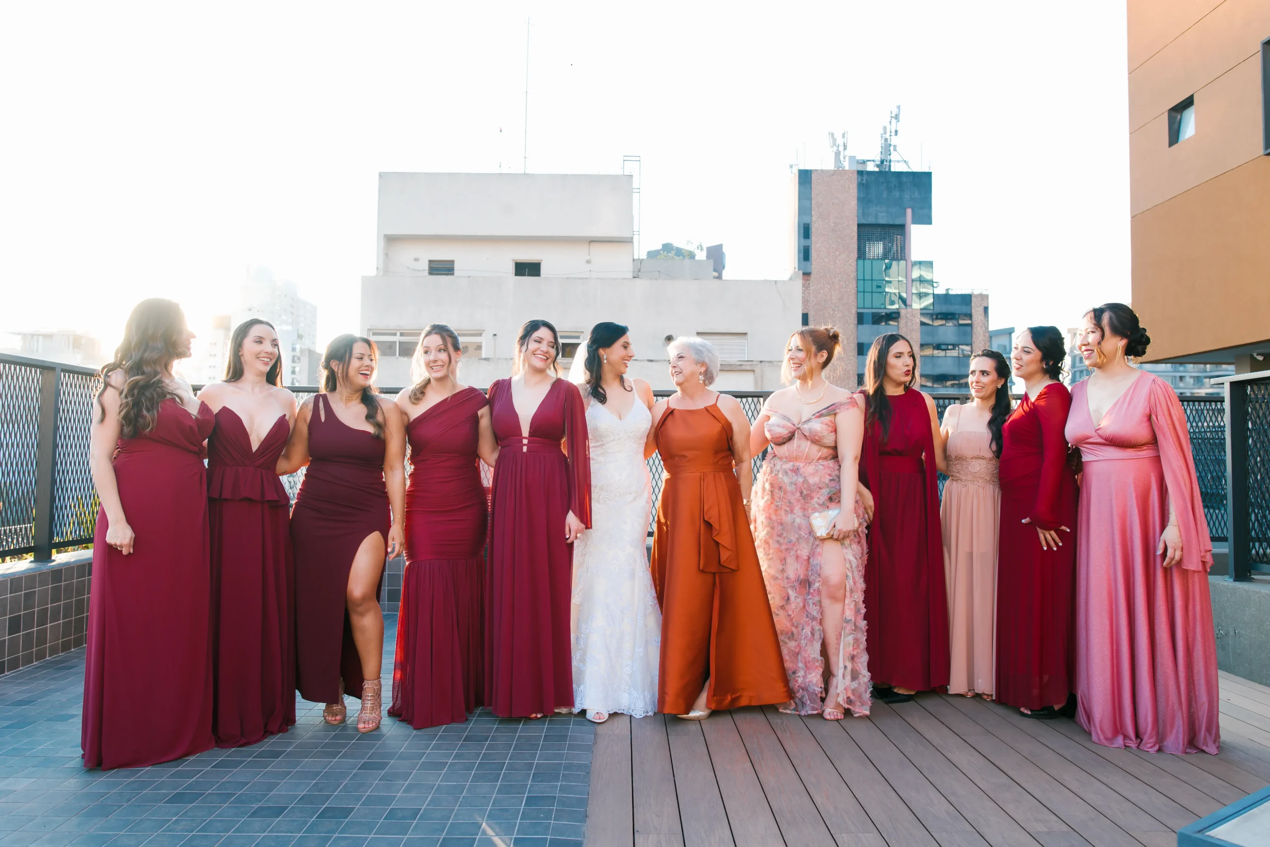 noiva pronta antes da cerimônia no Celeiro Quintal em São Paulo com clima leve e romântico