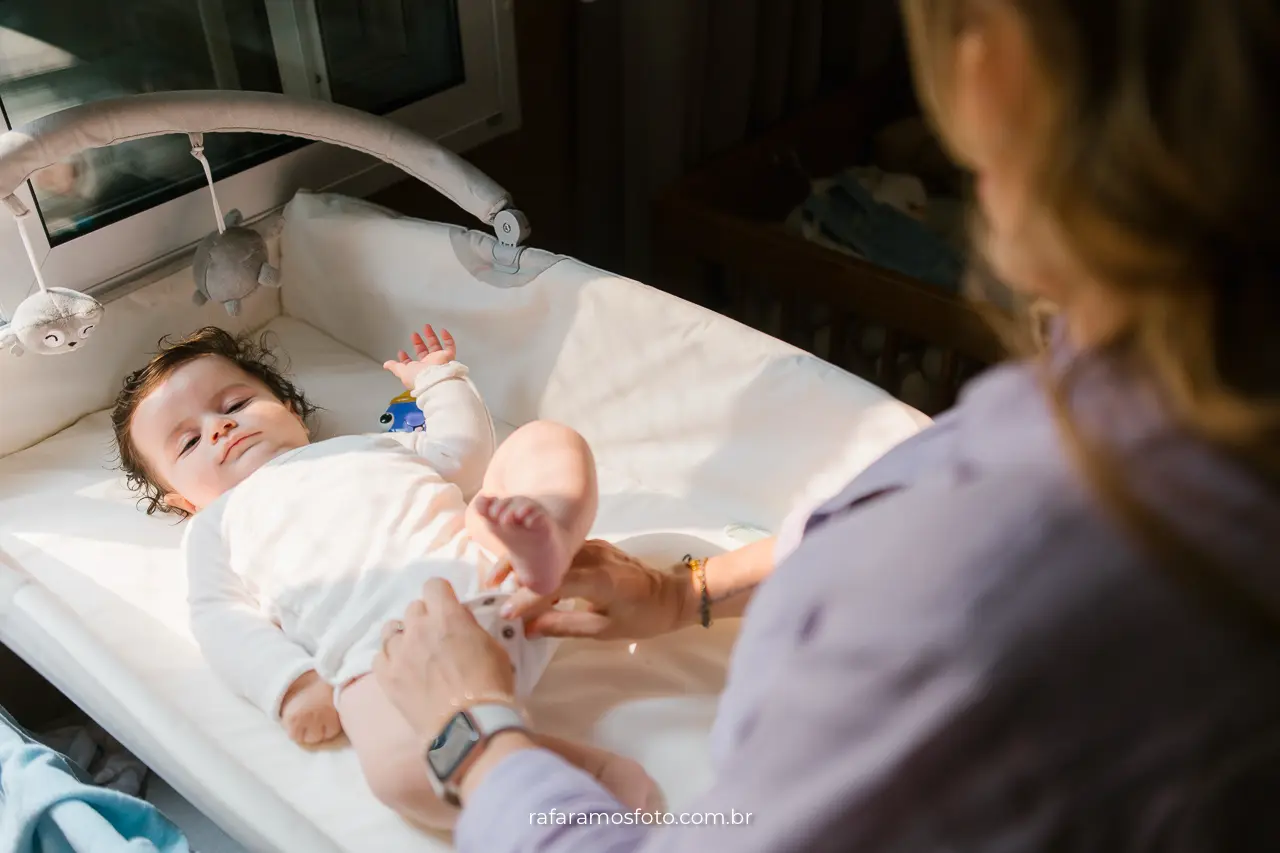 Fotografia de família em São Paulo — encerramento do ensaio com cena afetiva e íntima