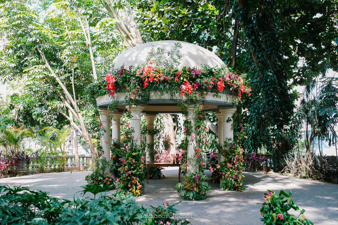 cerimônia no jardim do Iate Clube de Santos em São Paulo